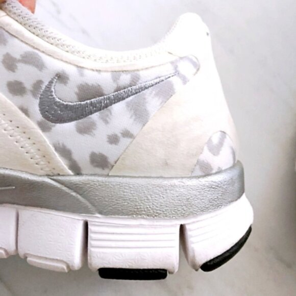Nike Free 5.0 White Cheetah Print Running Shoes 511281-100 Women’s Size 10 - Picture 7 of 11